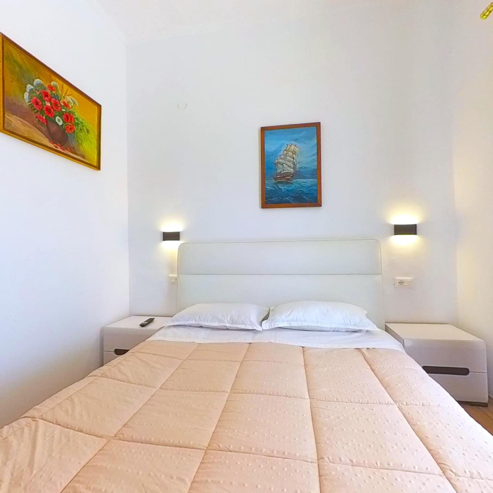 Mateo Hostel Himare Exterior photo